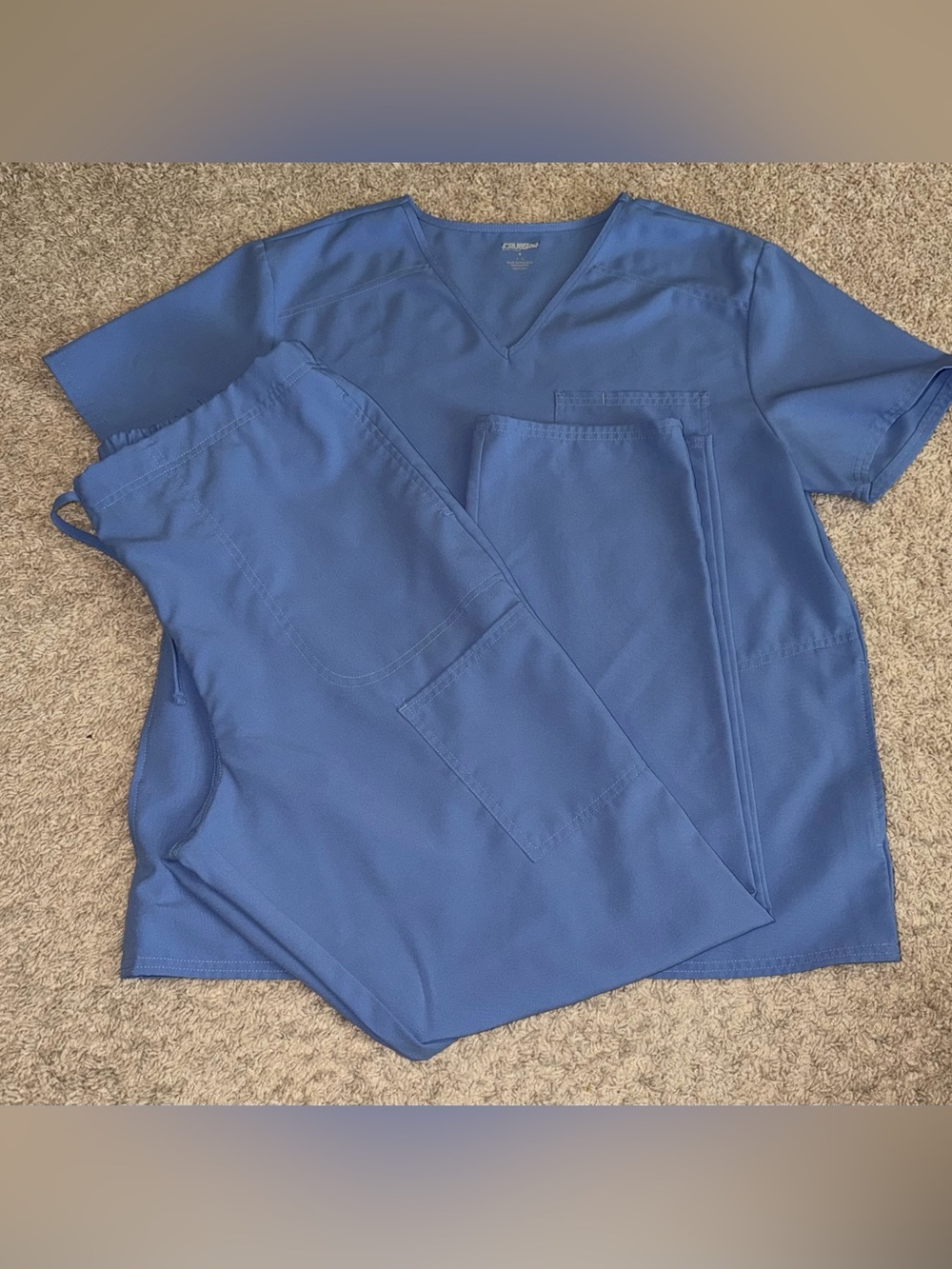 Scrubstar woman’s scrub set in Large